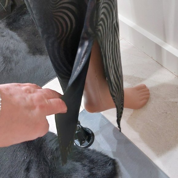 ๐ฅCHIC & SEXY๐ฅVTG Embroidered Mesh Insert Detail Jumpsuit In Black - Picture 12 of 16